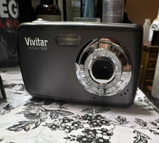 Vivitar ViviCam 7022 Compact Camera 7.1MP 4x Zoom 2.4" Flash USB Black