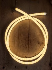 Tira de luz LED degradada Philips Hue Play para TV 65" usada excelente estado