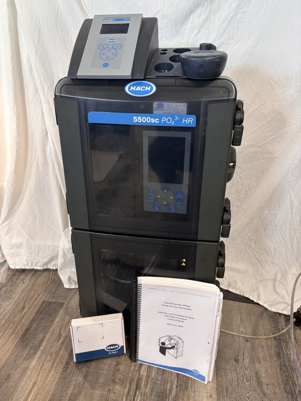 Nice used Hach 5500sc Phosphate Low Range Analyzer PO4 3- HR Manual & extras.