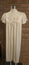 Vintage Shadowline "Petals" Short Flutter Sleeves Nightgown Ivory Embroidery Med