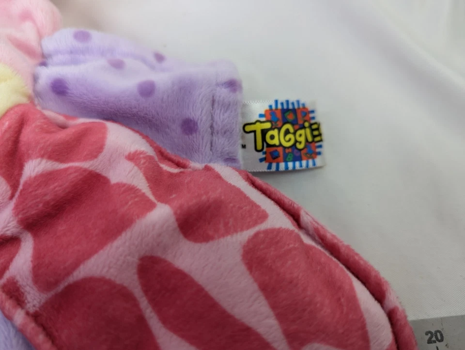 Cobertor de segurança Taggies girafa amorosa envoltório em torno de brinquedo de bicho de pelúcia - Imagem 3 de 4