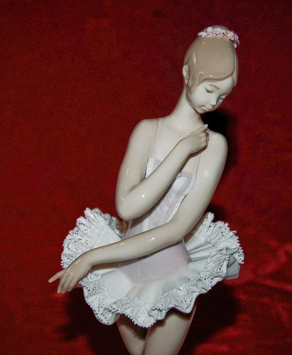 Porcellana LLADRO SULLE DITA DEI PIEDI #5818 Made in Spain nuova scatola originale RARA! - Foto 9 di 11
