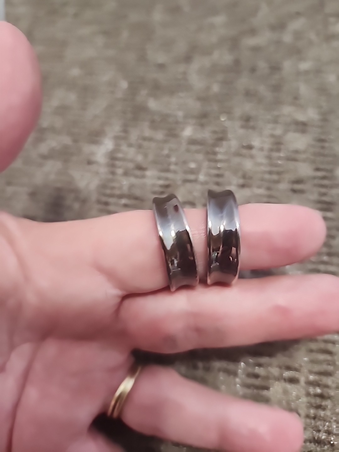 hoop earrings for women-image
