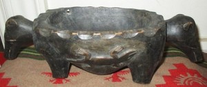 ANTIQUE RARE HAND CARVED WOODEN FEAST EATING BOWL LIZARD & DOG HEAD OCEANIA?