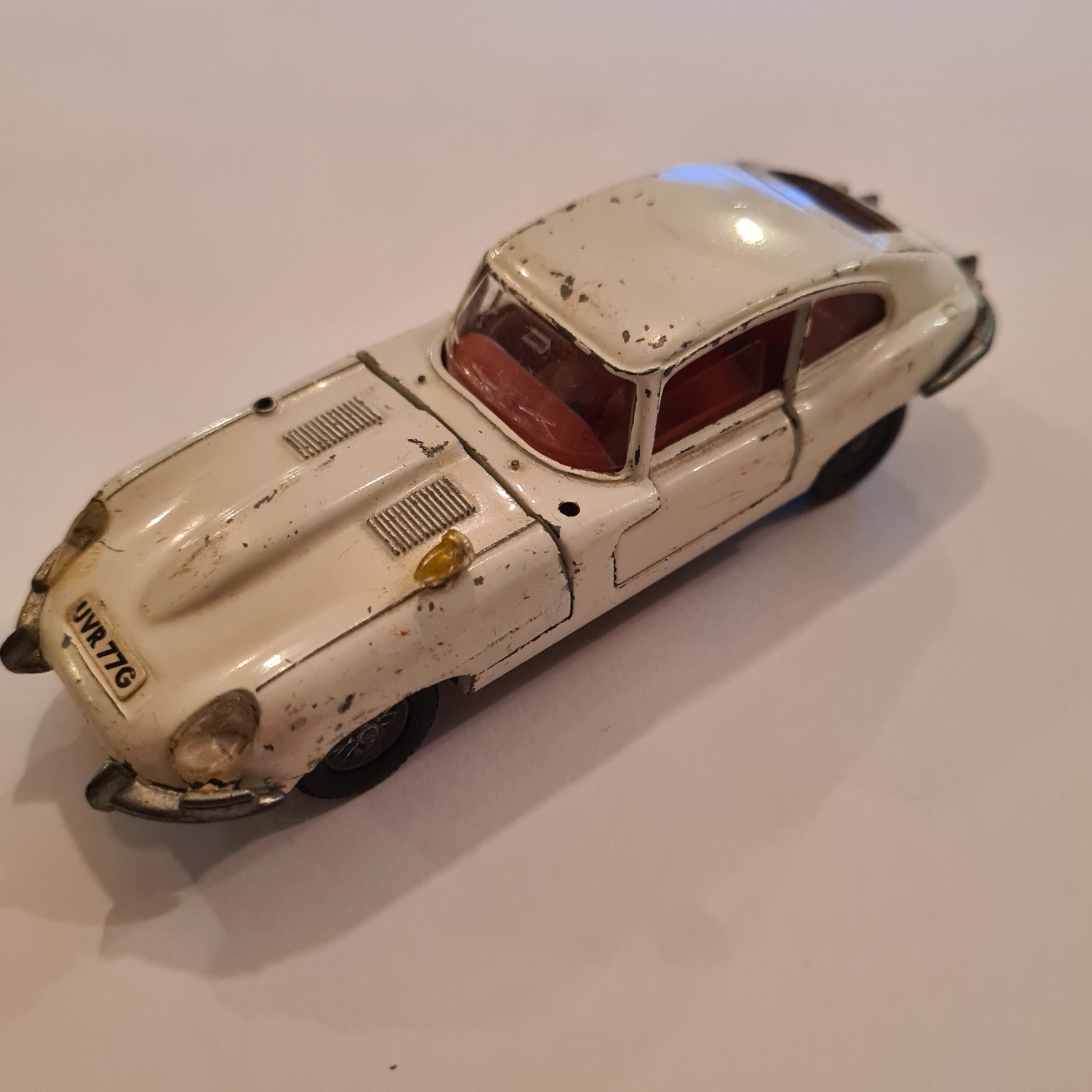 DINKY TOYS JAGUAR E TYPE 2+2 ミニカー ケース付 Dinky 131, Jaguar E-Type 2+2 - Free Price Guide & Review