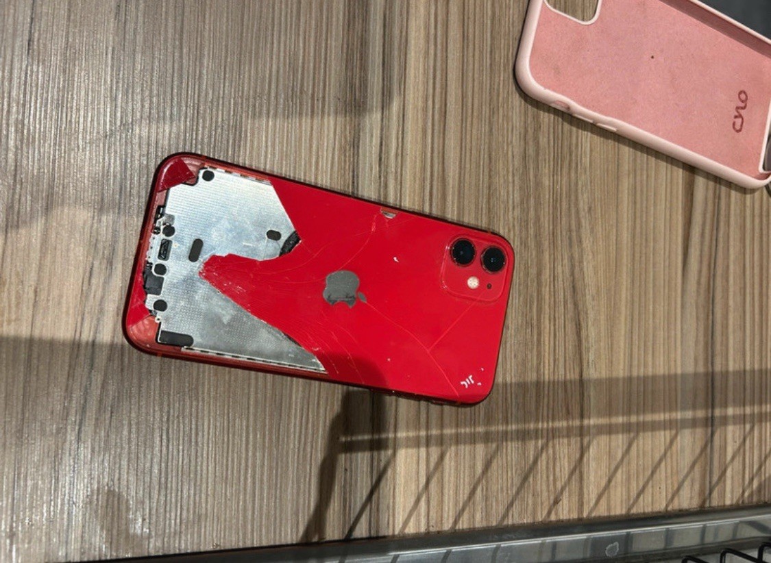Apple iPhone 11 (PRODUCT)RED - 64GB (Unlocked) A2221 (CDMA +