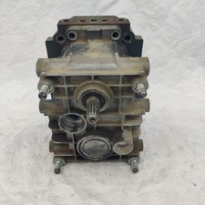 Kubota B26 Hydrostatic Transmission Assembly Core 6c200-11610 / 6c200-11608