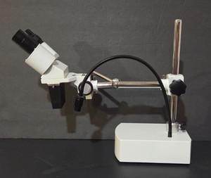 Amscope SE400 Series Binocular Stereo Microscope w/ Boom Arm & Stand WF10x/20x