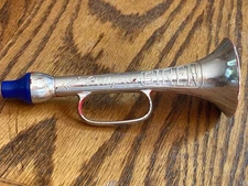 VINTAGE 1950's YODER'S HOLLYWOOD SIREN PLASTIC HORN