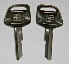 Lot of 2 - D  GM Logo  Key Blank Fits Lumina, Cutlass Gran Prix   envelope 92