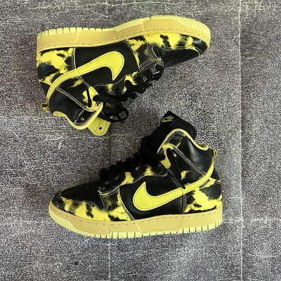 black acid wash dunks on feet