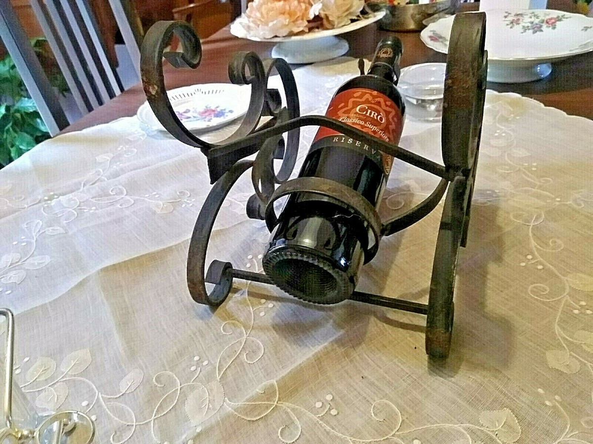 Porte-bouteille En Fer Forgé Et Battu à La Main Avec Snodo Pour Verser Le Vin - Occasion