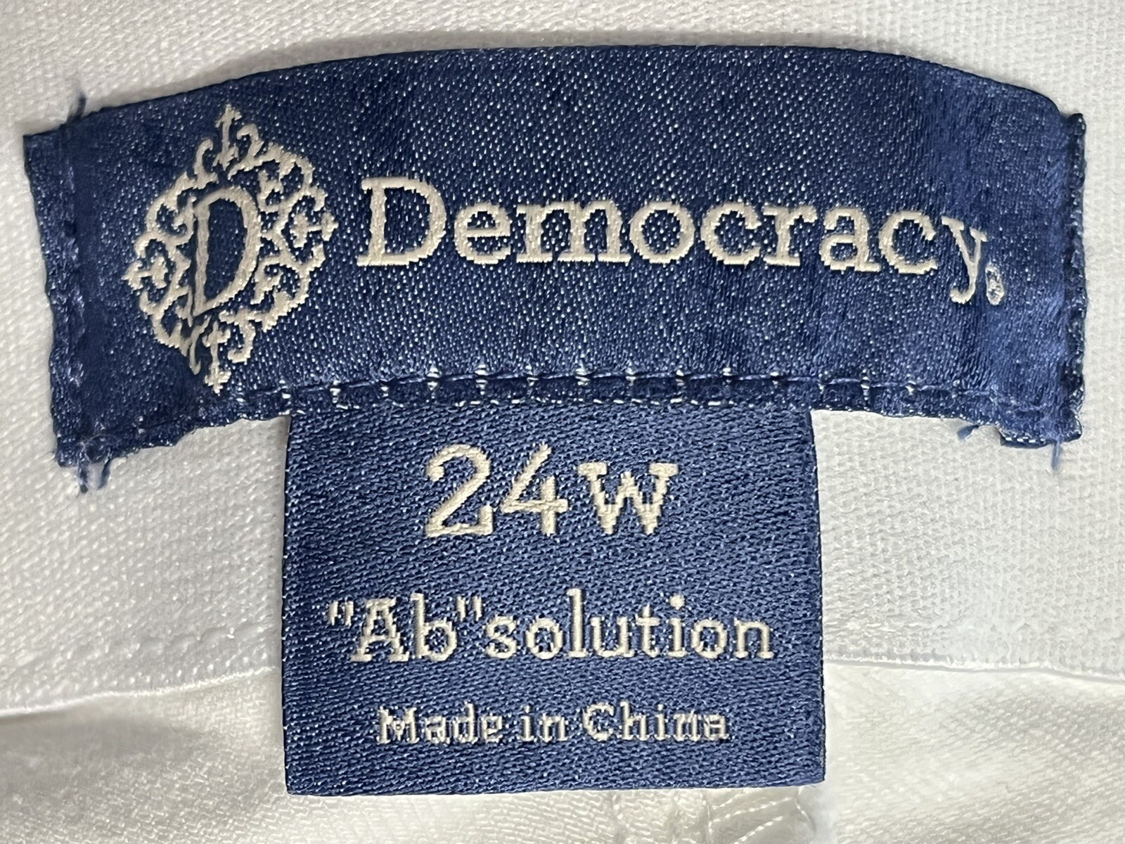 Democracy Absolution Cropped Capri White Jeans Sz… - image 4