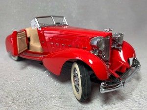 1//24 Danbury Mint 1934 Packard V12 LeBaron Metal Hood Ornament
