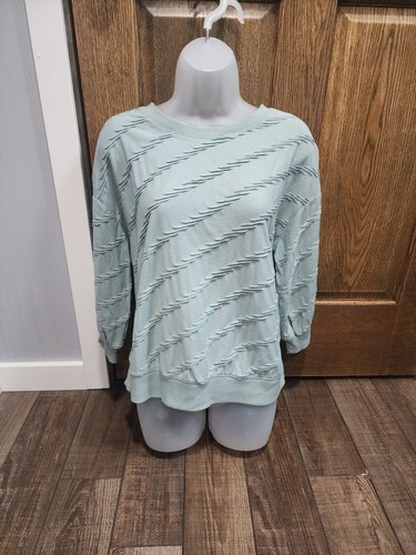 Detailed Vine Sweater top by Simply Vera Wang Size M Green 3/4 Sleeve