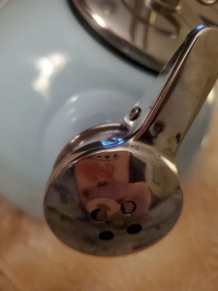 🩵Chantal Enamel-on-Steel Classic Tea Kettle Blue 1.8 Qt - Image 4 of 4