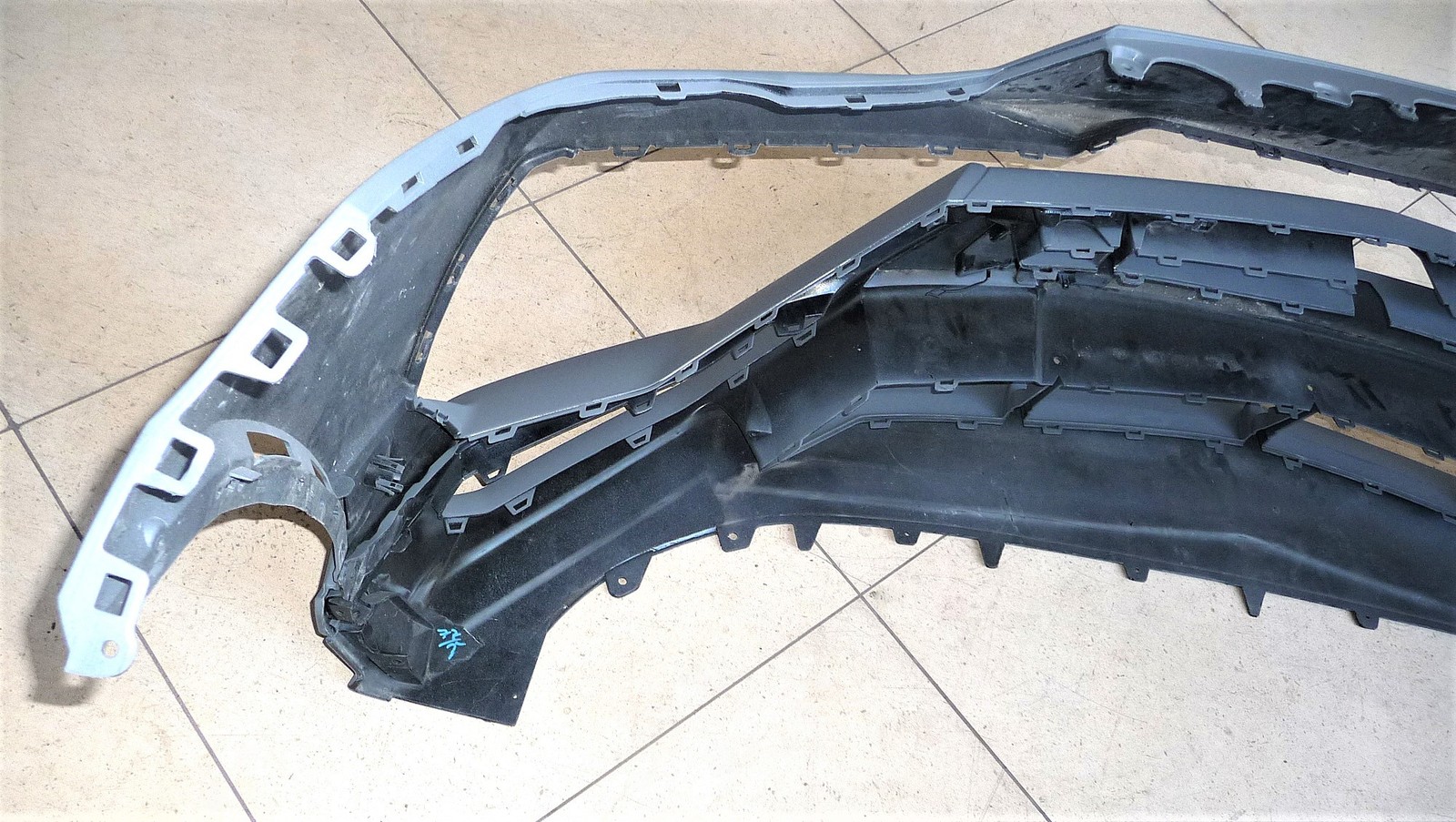 Lamborghini Urus 2023-2024 Front Upper Bumper P/N 4ML807437EGRU