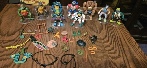 VINTAGE TEENAGE MUTANT NINJA TURTLES LOT OF FIGURES AND ACCESSORIES ORIGINAL!!!