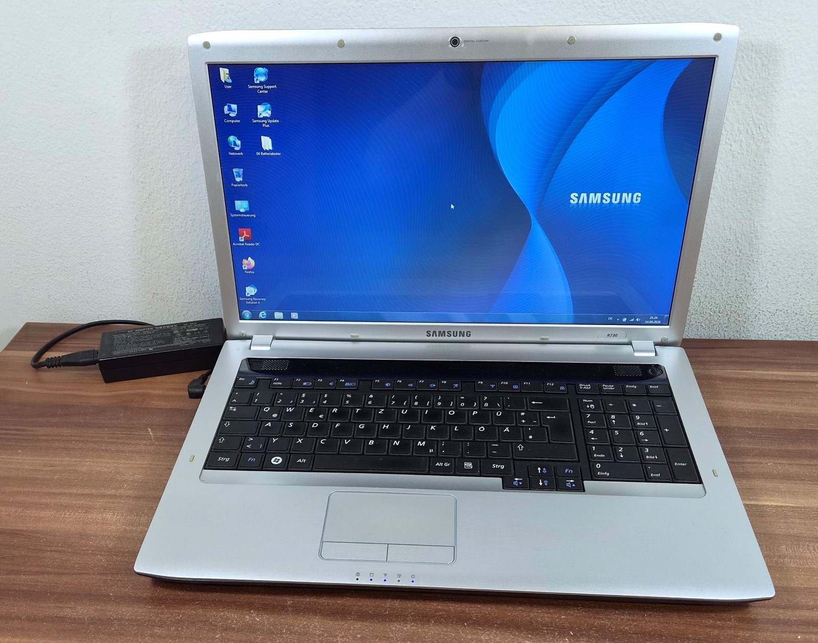 17,3" - Samsung R730 - Intel 2x 2,1 GHz - 3 GB - 320 GB - Webcam - DVDRW - Win 7 foto 1
