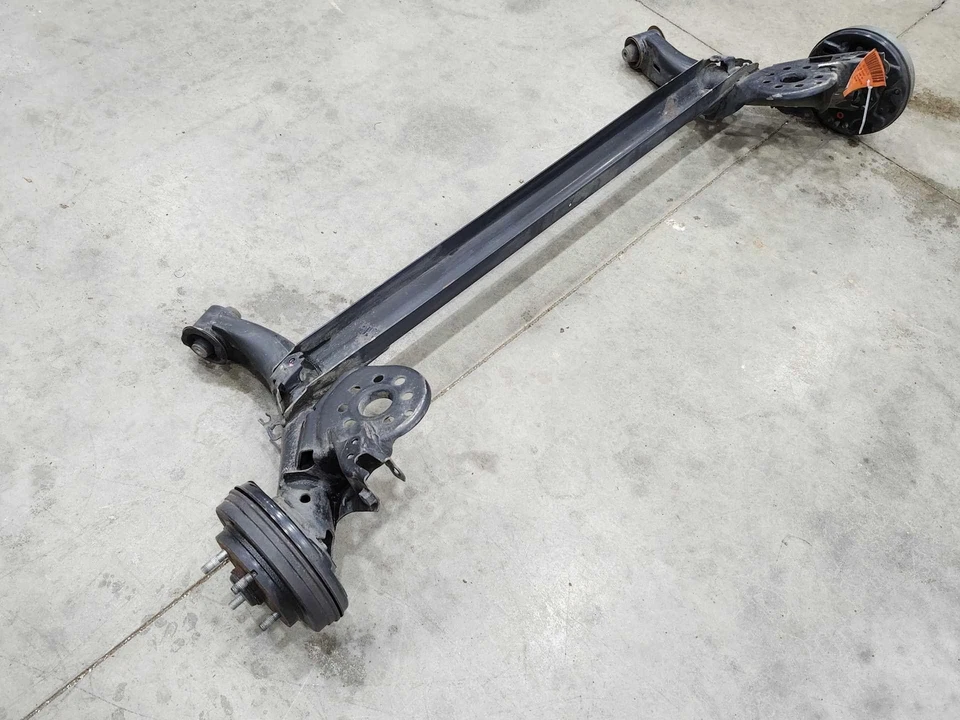 Conjunto de eje de haz trasero Mitsubishi Mirage 2014-2015 genuino OEM 4120A150 Foto 3 de 4