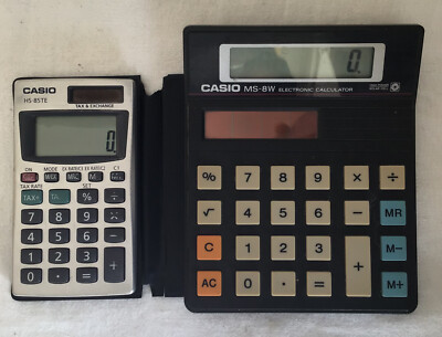 Paar Vintage Casio Solar Taschenrechner MS-8W und HS-85TE.