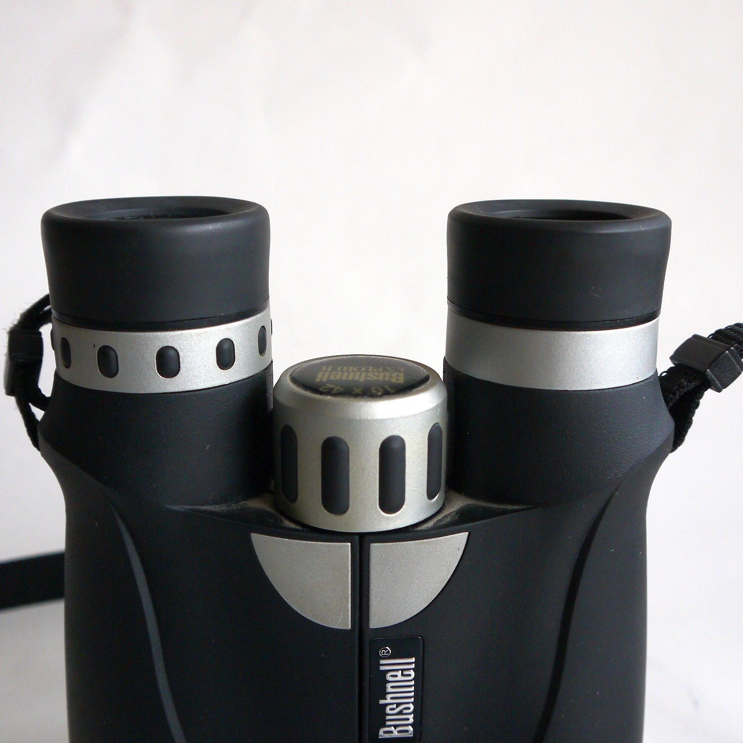 Bushnell Explorer 10x42, 305ft/1000yd, fully multicoated, roof