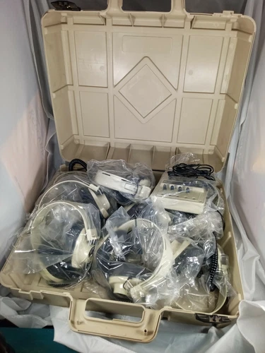 Califone 1218av-py with 8 headphones and a carrying case nip 