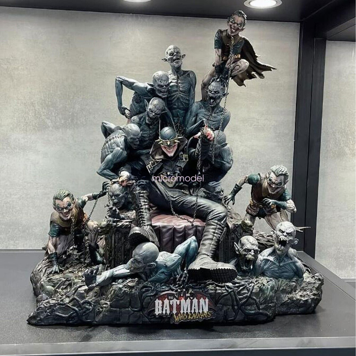 Queen Studios 1/4 Batman Who Laughs Throne Polystone Statue