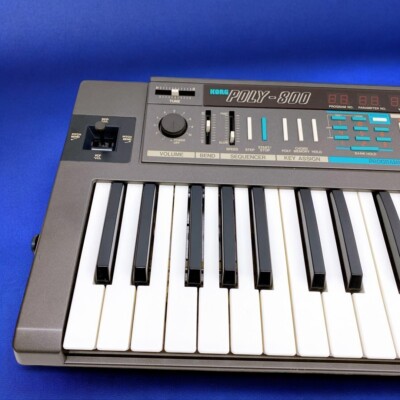 KORG POLY-800 Programmable Polyphonic Synthesizer Keyboard