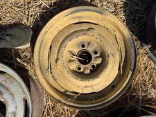16x4 Ford Wheel 1949 1950 1951 Standard Custom Deluxe Coupe Cretliner Victoria 16x4 Ford Wheel 1949 1950 1951 Standard Custom Deluxe Coupe Cretliner Victoria