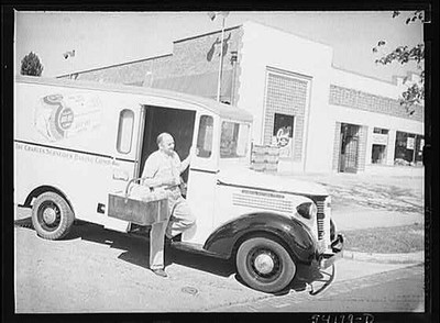 Washington DC 1940s Charles Schneider Baking Co Delivery Truck Bread Man