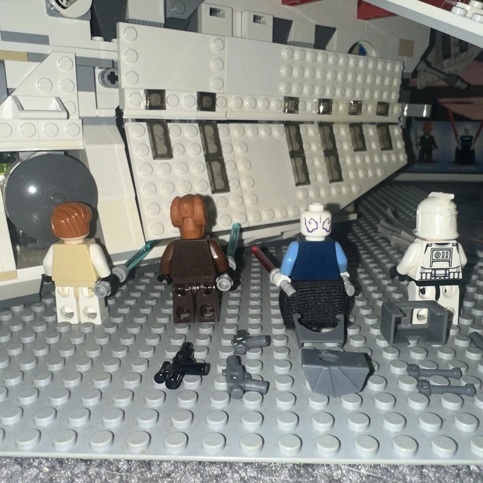 LEGO Star Wars Republic Attack Gunship 7676 (2008) Missing Cody Minifig See Desc - Image 3 of 4