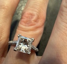 Gorgeous , Elegant , 2 Carat Princess Cut VS1 Natural Diamond Engagement Ring