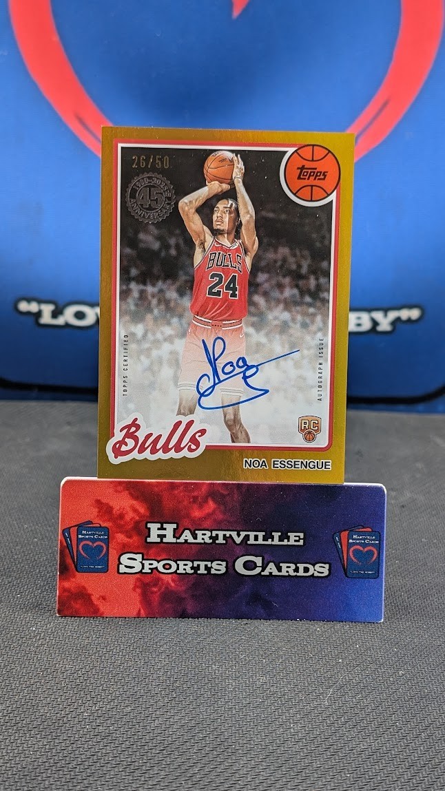 2025-26 Topps Noa Essengue 1980-81 Rookie Auto RC Gold Rainbow #26/50 Bulls