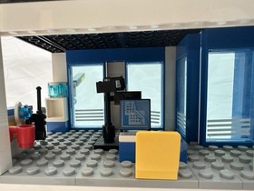 LEGO City 60047 - Police Station