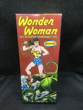 NEW! Superheroes WONDER WOMAN Model Kit [Moebius 2010] Reissue of 1965 Model