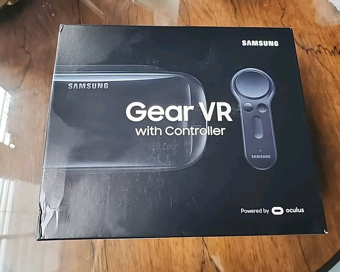 Samsung POWERED BY OCULUS SMR324 Gear VR with Controller Black Open BOX