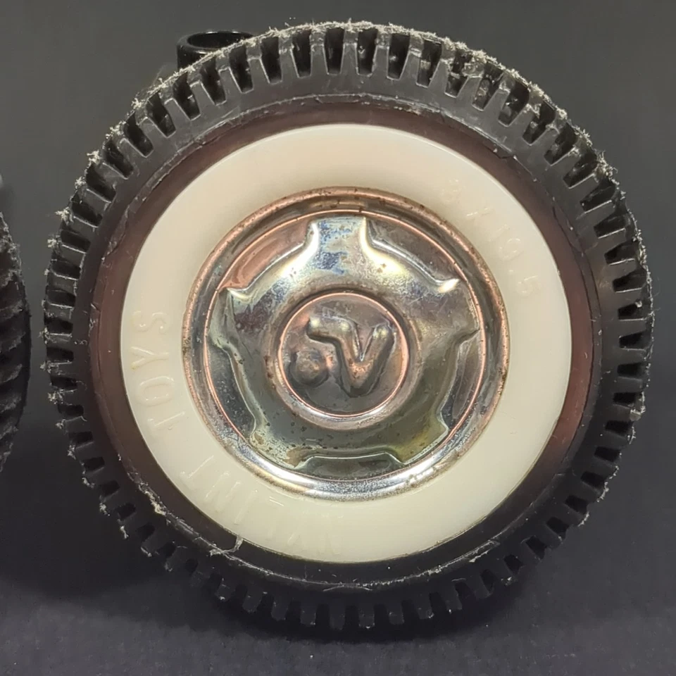 Nylint Axle Assembly N Logo Hubcaps Whitewall Tires 8x19.5 Semi Roadster - Image 3 of 4