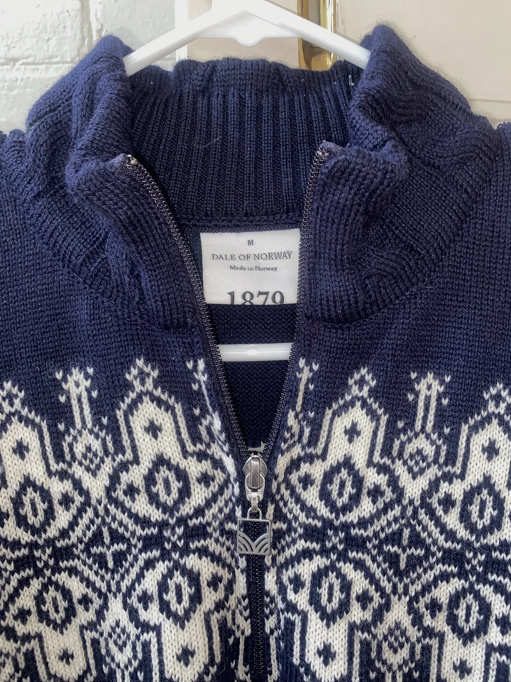 DALE OF NORWAY NAVY BLUE MEN'S 100% NEW WASHABLE WOOL 1/2 ZIP SWEATER MEDIUM - Image 3 of 4