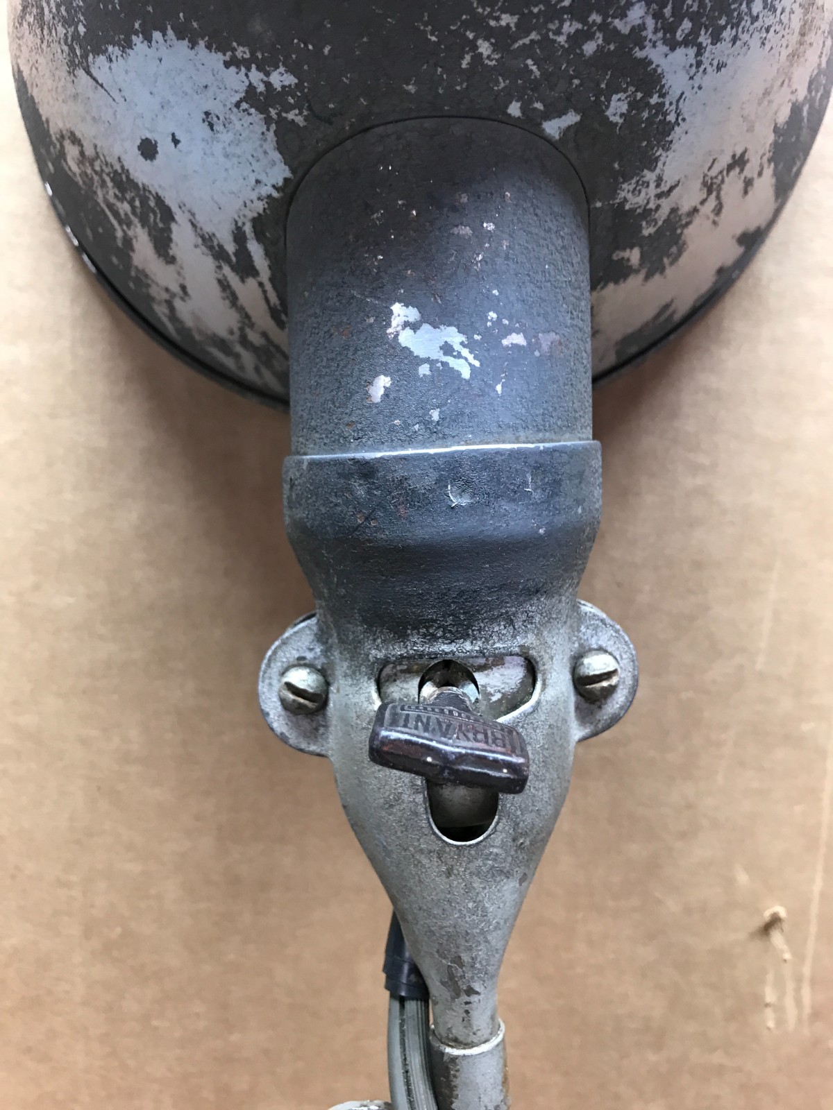 VTG Industrial Shop Work Bench Articulated Light Fixture Table Lamp Old 1805-25B