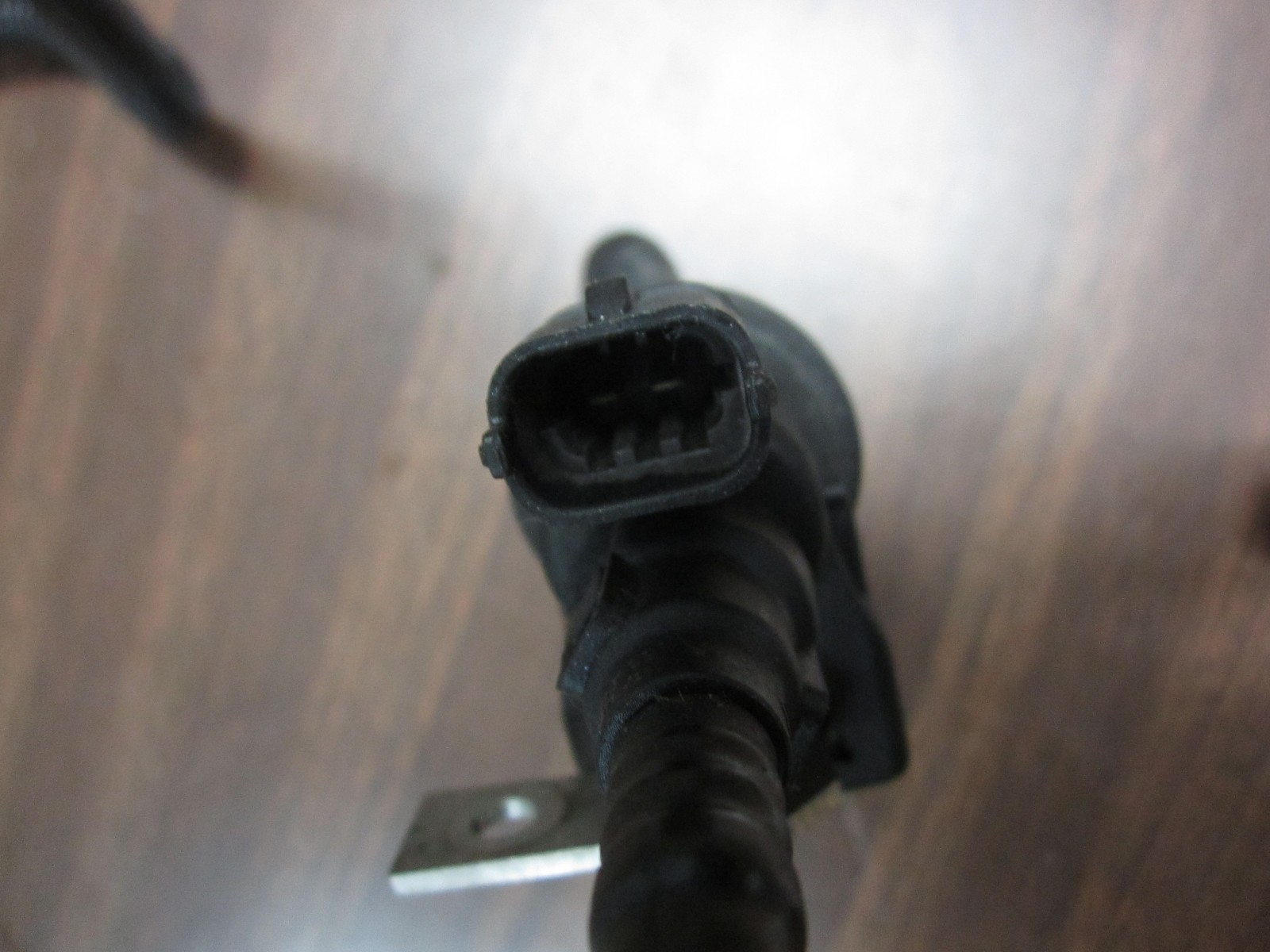 0610 BMW M5 2 FUEL TANK BREATHER VALVES WITH HOSE 0280142427