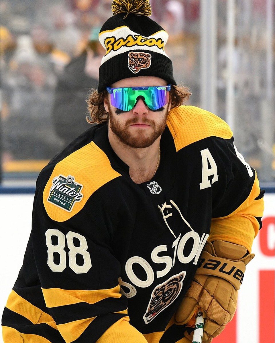 David Pastrnak 2023 Winter Classic Headshot Boston Bruins 8x10 NHL Hockey  Photo