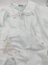 Vintage Reigning Beauty House Coat Embroidered Floral Lace Pearl Snap Med EUC