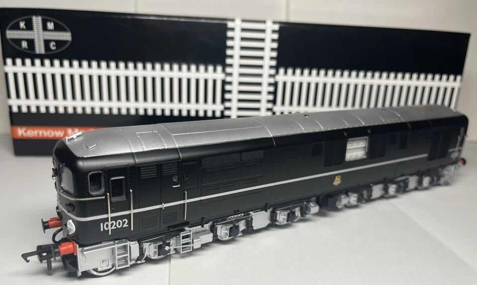 Kernow Models K2702 Bulleid Diesel 1-Co-Co-1 10202 BR Black with early emblem  - Image 4 of 4