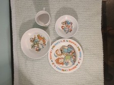 1969 Raggedy Ann And Andy ONEIDA 4-Piece Children's Complete Place Setting RARE