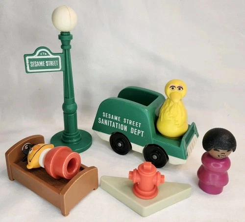 VTG FISHER PRICE LITTLE PEOPLE SESAME STREET BIG BIRD ERNIE SUSAN GARBAGE TRUCK