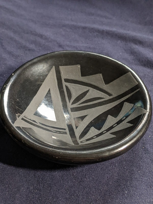 SANTA CLARA PUEBLO POTTERY-BLACK PLATE BY "FLORA NARANJO" 4 1 8" ACROSS