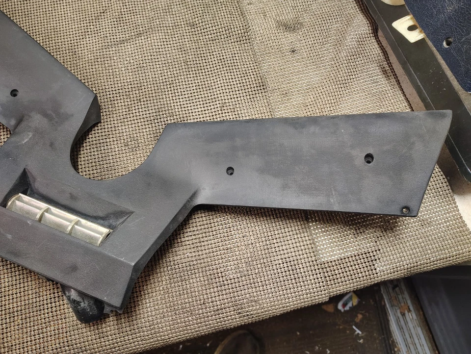 Buick Riviera & Riviera GS 1971 1972 negro bajo columna panel de ajuste 1235282 Foto 2 de 4