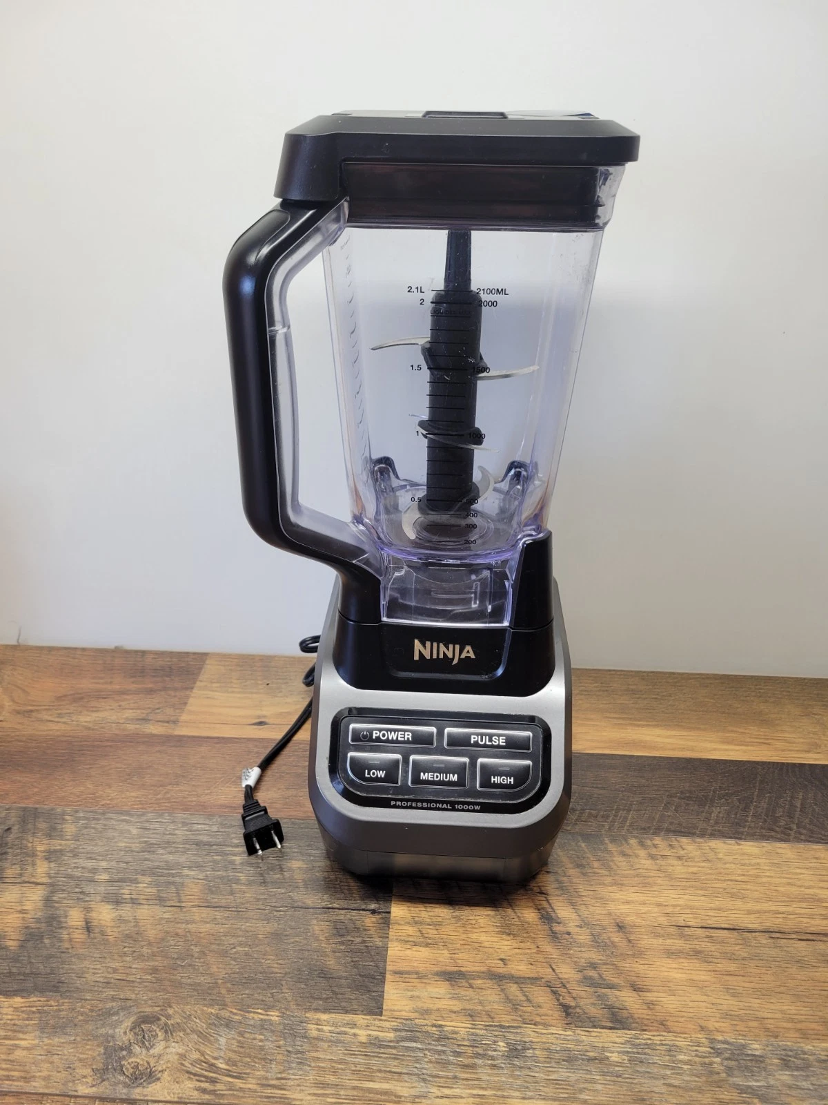 Ninja CO610B 1000W Professional Blender Black in Good Working Condition