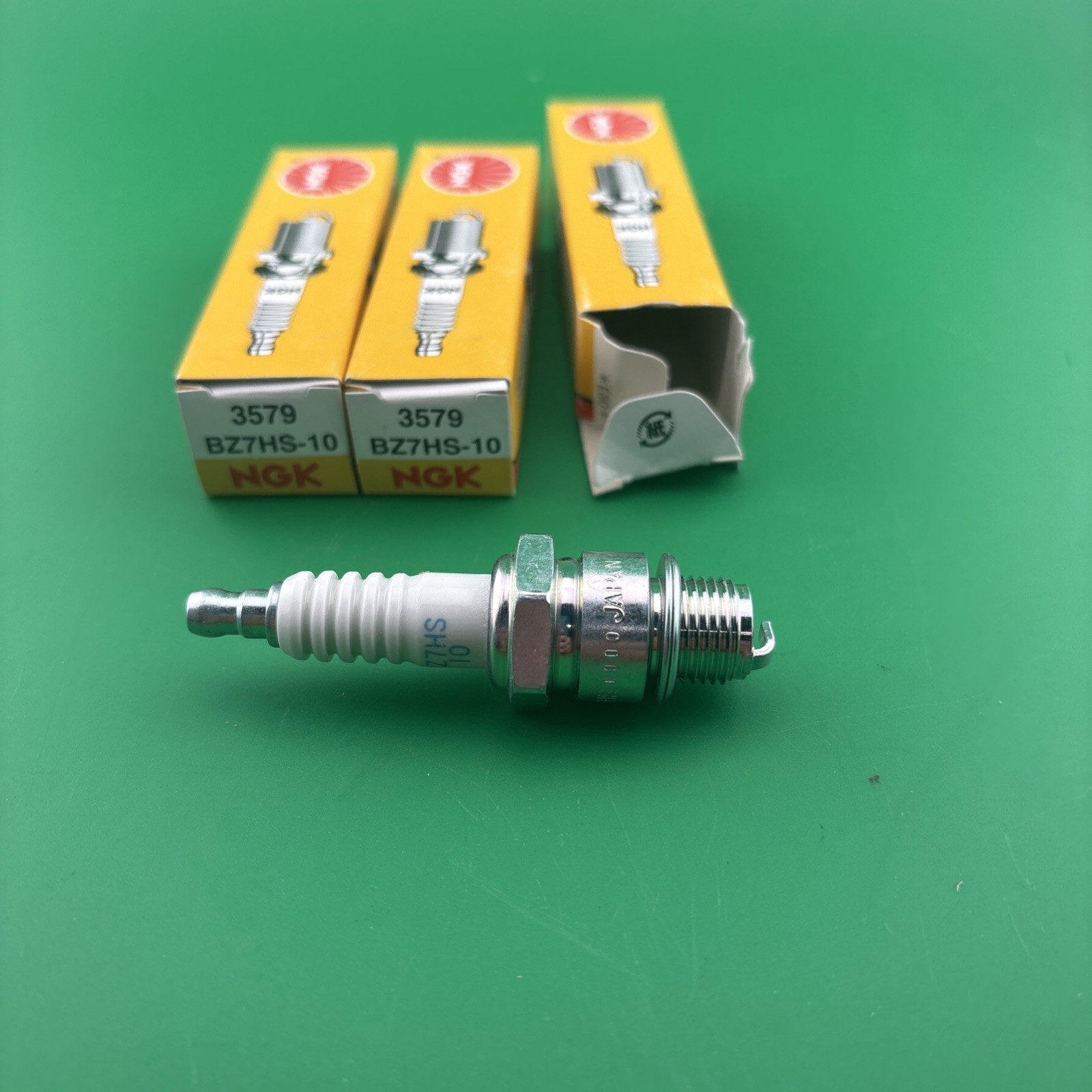 3 pcs NGK 3579 BZ7HS-10 Standard Spark Plugs for QL78YC S QL77JC4 QL77J4 938S lc